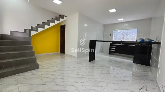 Casa com 2 Quartos para alugar, 90m² no Jardim Atlântico Oeste (Itaipuaçu), Maricá