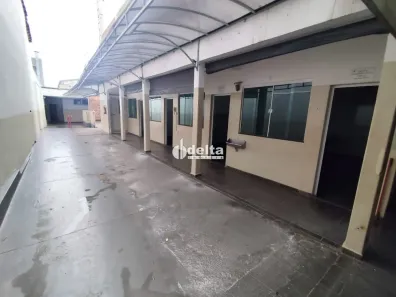 Ponto Comercial à venda, 600m² no Bom Jesus, Uberlândia