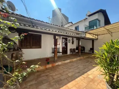 Casa com 4 Quartos à venda, 220m² no Serra, Belo Horizonte