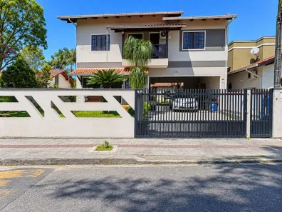 Casa com 3 Quartos à venda, 220m² no Beira Rio, Guaramirim