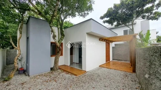 Casa com 1 Quarto para alugar, 50m² no Lagoa da Conceição, Florianópolis
