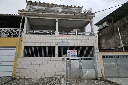 Casa com 3 Quartos para alugar, 301m² no Centro, Nilópolis