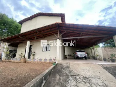 Imóvel Comercial com 4 Quartos para alugar, 280m² no Alice Maia, Montes Claros