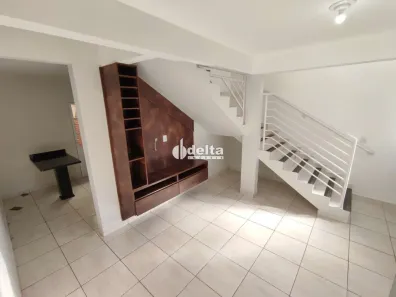Apartamento com 2 Quartos para alugar, 71m² no Jardim Holanda, Uberlândia