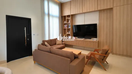 Casa com 3 Quartos à venda, 165m² no Novo Mundo, Uberlândia