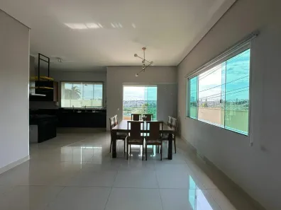 Casa com 4 Quartos à venda, 328m² no Cidade Jardim, Uberlândia