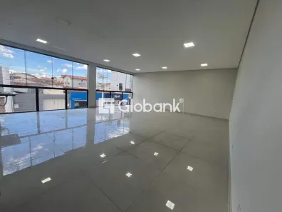 Sala Comercial para alugar, 70m² no Funcionários, Montes Claros