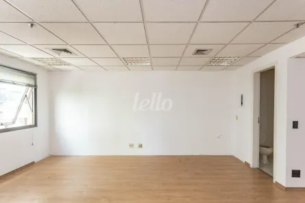Sala Comercial para alugar, 32m² no Vila Olímpia, São Paulo