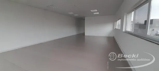 Sala Comercial para alugar, 125m² no Santo Antônio, Joinville