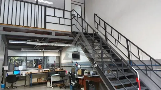 Galpão/Depósito/Armazém para venda ou aluguel, 288m² no Jardim do Trevo, Campinas