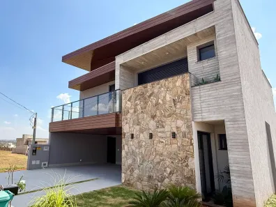 Casa de Condomínio com 3 Quartos à venda, 280m² no Jardins Parma, Senador Canedo