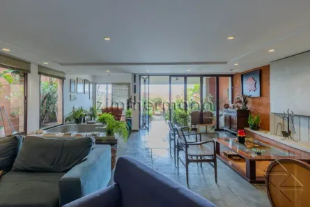 Casa com 4 Quartos à venda, 300m² no Jardim Leonor, São Paulo