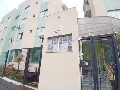 Apartamento com 3 Quartos para alugar, 70m² no Dona Zulmira, Uberlândia