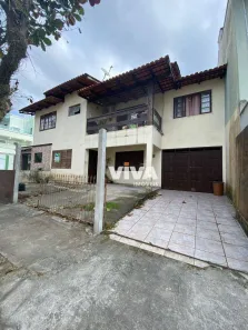 Casa com 7 Quartos à venda, 300m² no Praia dos Amores, Balneário Camboriú