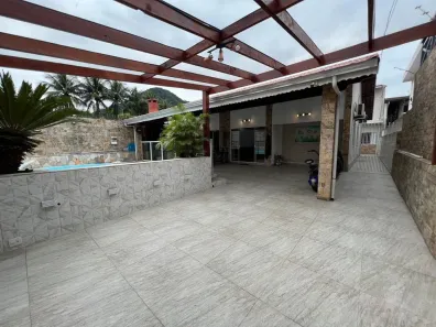 Casa com 4 Quartos à venda, 260m² no Canto do Forte, Praia Grande