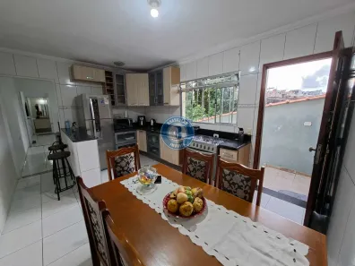Casa com 4 Quartos à venda, 150m² no Jardim Irapiranga, São Paulo