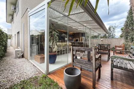 Casa de Condomínio com 3 Quartos à venda, 297m² no São Braz, Curitiba