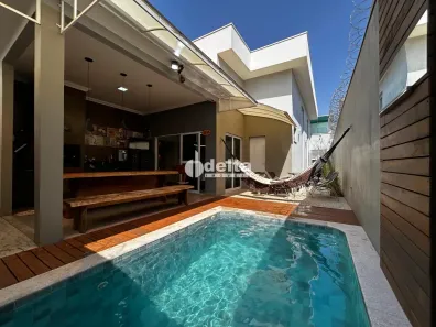 Casa com 3 Quartos à venda, 183m² no Novo Mundo, Uberlândia