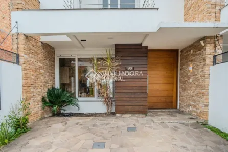 Sobrado com 3 Quartos à venda, 228m² no Espírito Santo, Porto Alegre