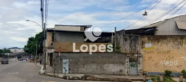 Galpão/Depósito/Armazém à venda, 1050m² no Irajá, Rio de Janeiro