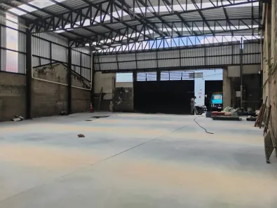 Galpão/Depósito/Armazém para alugar, 550m² no Dom Bosco, Belo Horizonte