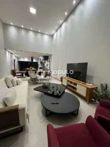 Casa com 3 Quartos à venda, 250m² no Laranjeiras, Uberlândia