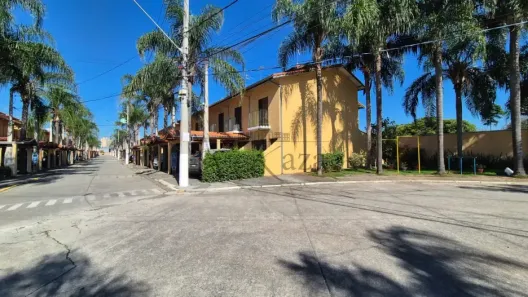 Sobrado com 2 Quartos à venda, 70m² no Jardim Jacinto, Jacareí