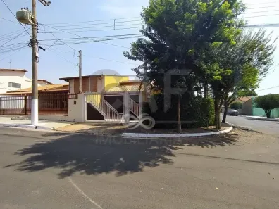 Casa com 3 Quartos para venda ou aluguel, 142m² no Parque R Groot, Holambra