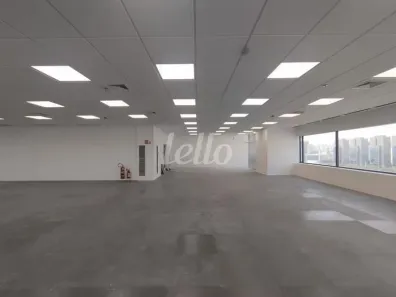 Sala Comercial para alugar, 789m² no Parque Industrial Tomas Edson, São Paulo