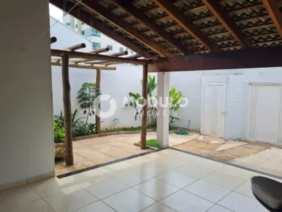 Casa com 3 Quartos à venda, 112m² no Granada, Uberlândia