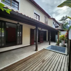 Casa de Condomínio com 4 Quartos à venda, 180m² no São Francisco, Niterói