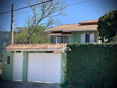 Casa com 6 Quartos para alugar, 400m² no Piratininga, Niterói