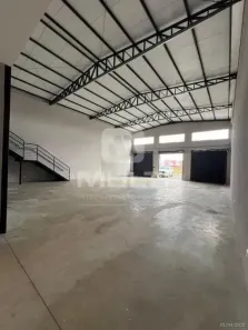 Galpão/Depósito/Armazém com 1 Quarto para alugar, 336m² no Novo Mundo, Uberlândia