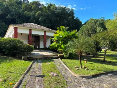 Fazenda/Sítio com 3 Quartos à venda, 180m² no Cadetes Fabres, Guapimirim