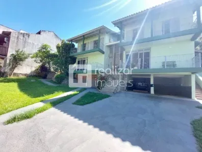 Casa com 4 Quartos para alugar, 950m² no Trindade, Florianópolis