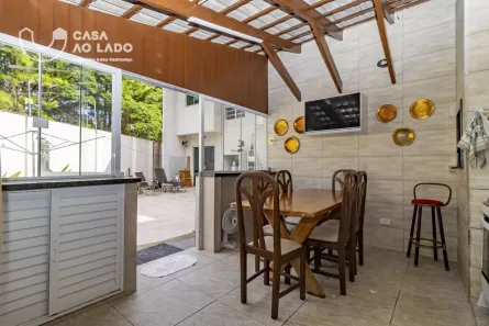 Sobrado com 4 Quartos à venda, 246m² no Santa Felicidade, Curitiba