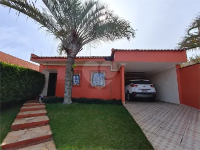 Casa com 3 Quartos à venda, 242m² no Vila Rosa, Itapetininga