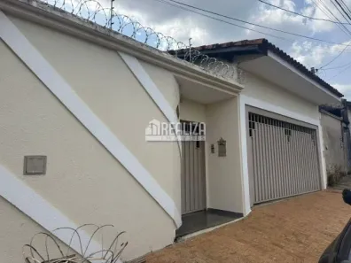 Casa com 3 Quartos à venda, 185m² no Jardim Doutor Antônio Petráglia, Franca