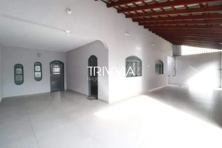 Casa com 3 Quartos para alugar, 162m² no Santa Mônica, Uberlândia