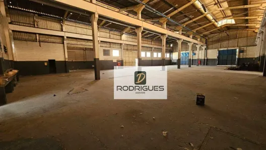 Galpão/Depósito/Armazém para alugar, 2100m² no Vila Sacadura Cabral, Santo André