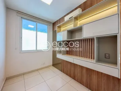 Imóvel Comercial com 4 Quartos à venda, 151m² no Vigilato Pereira, Uberlândia