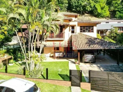 Casa de Condomínio com 4 Quartos à venda, 400m² no Piratininga, Niterói