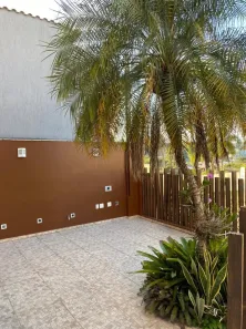 Casa de Condomínio com 3 Quartos à venda, 240m² no Granja dos Cavaleiros, Macaé