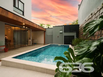 Sobrado com 5 Quartos à venda, 335m² no América, Joinville