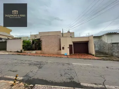 Imóvel Comercial com 3 Quartos à venda, 400m² no Centro, Anápolis