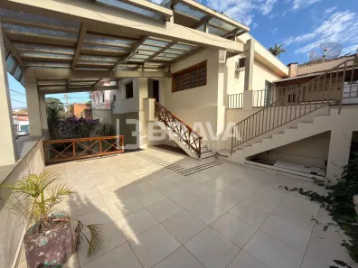 Casa com 3 Quartos à venda, 445m² no São Sebastião, Uberaba