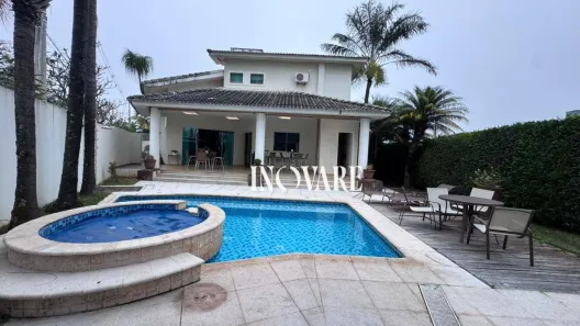 Casa de Condomínio com 3 Quartos para alugar, 484m² no Aclimação, Uberlândia