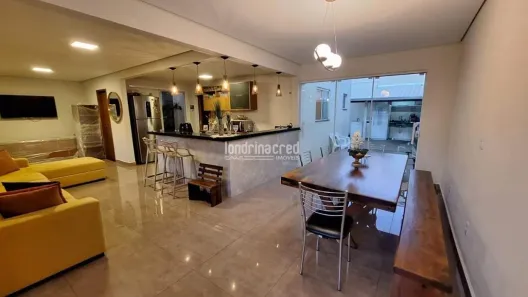 Casa com 3 Quartos à venda, 200m² no Conjunto Habitacional Milton Gavetti, Londrina