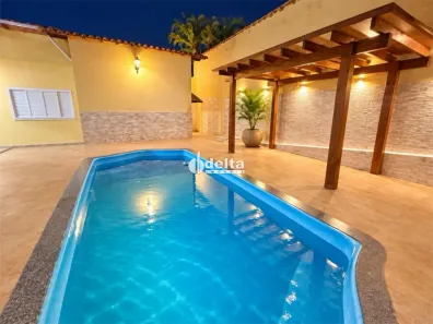 Casa com 4 Quartos à venda, 294m² no Cidade Jardim, Uberlândia