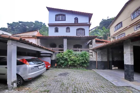 Casa com 5 Quartos à venda, 220m² no Retiro, Volta Redonda